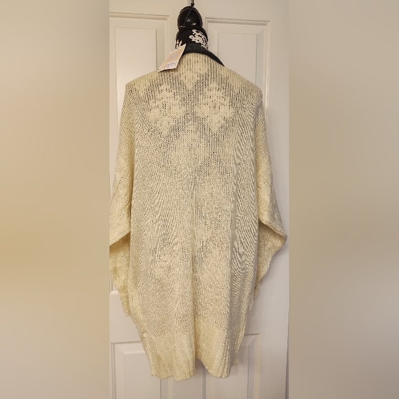 Sweater - Picture 2 of 4